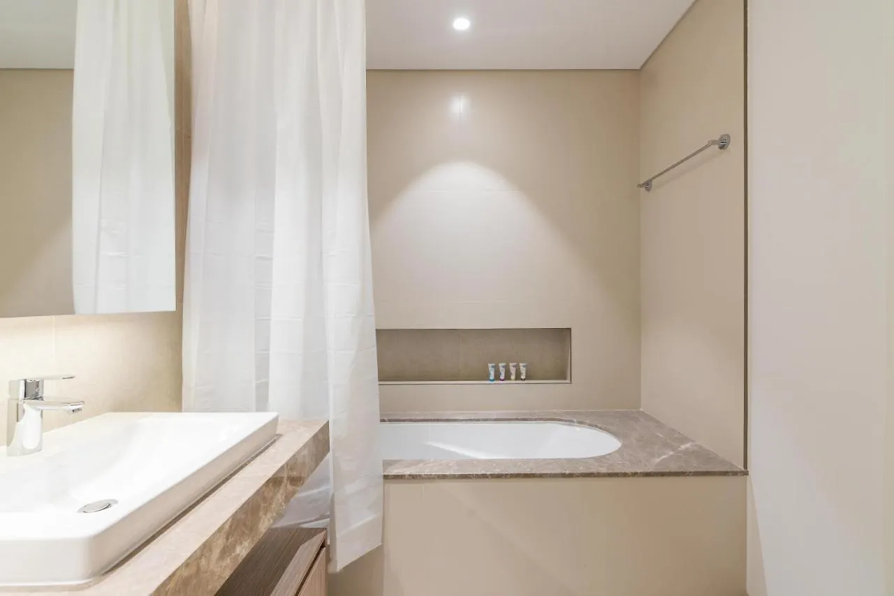 Lux Bnb The Grand Creek Harbor Views Dubai Apartment